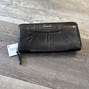 Coach Black Leather Large Zip Around Wallet F45302 MSRP $198.00